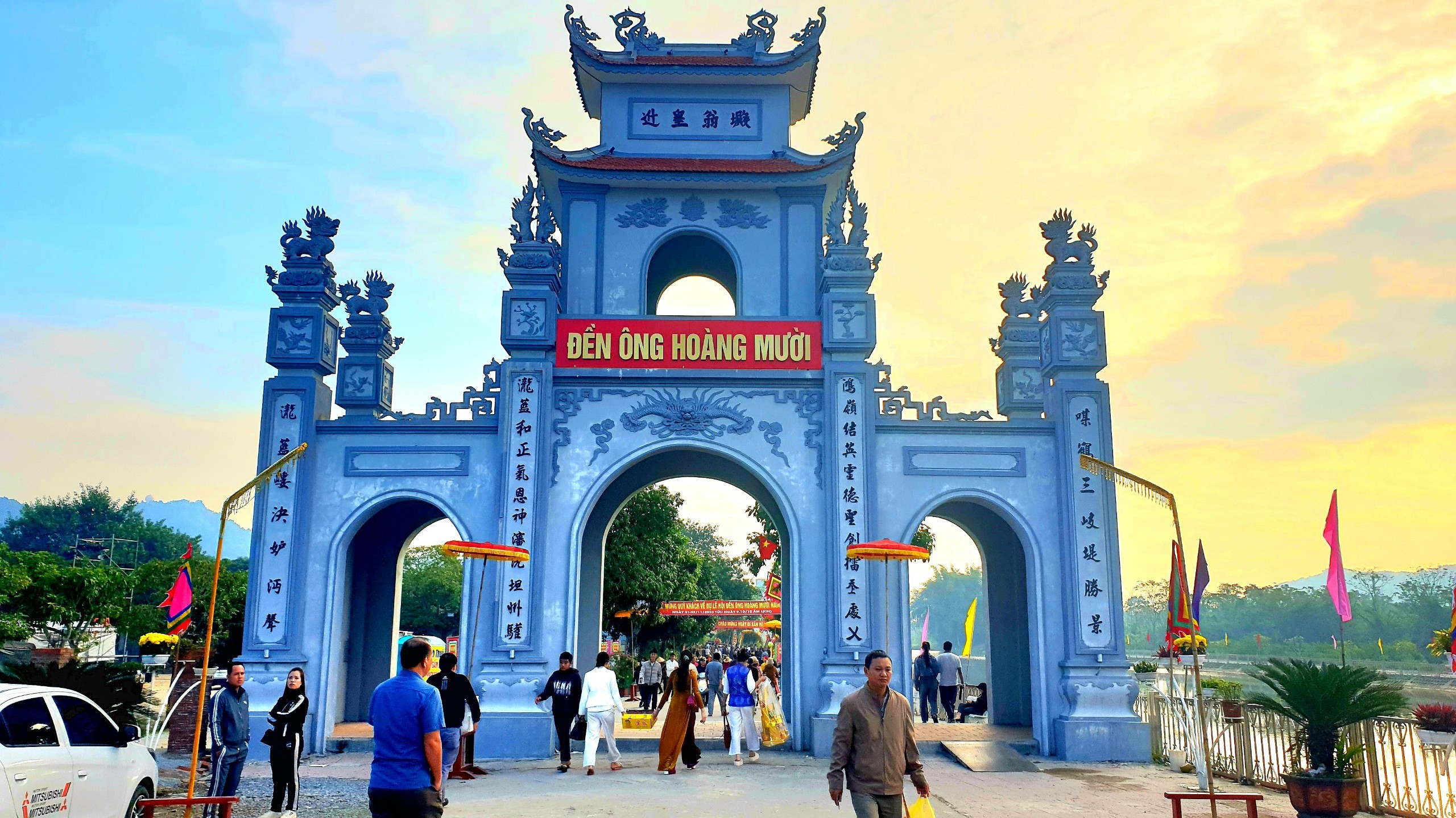 Đền Ông Hoàng Mười Nghệ An: Ở đâu, cầu gì? Kinh nghiệm đi lễ từ A-Z