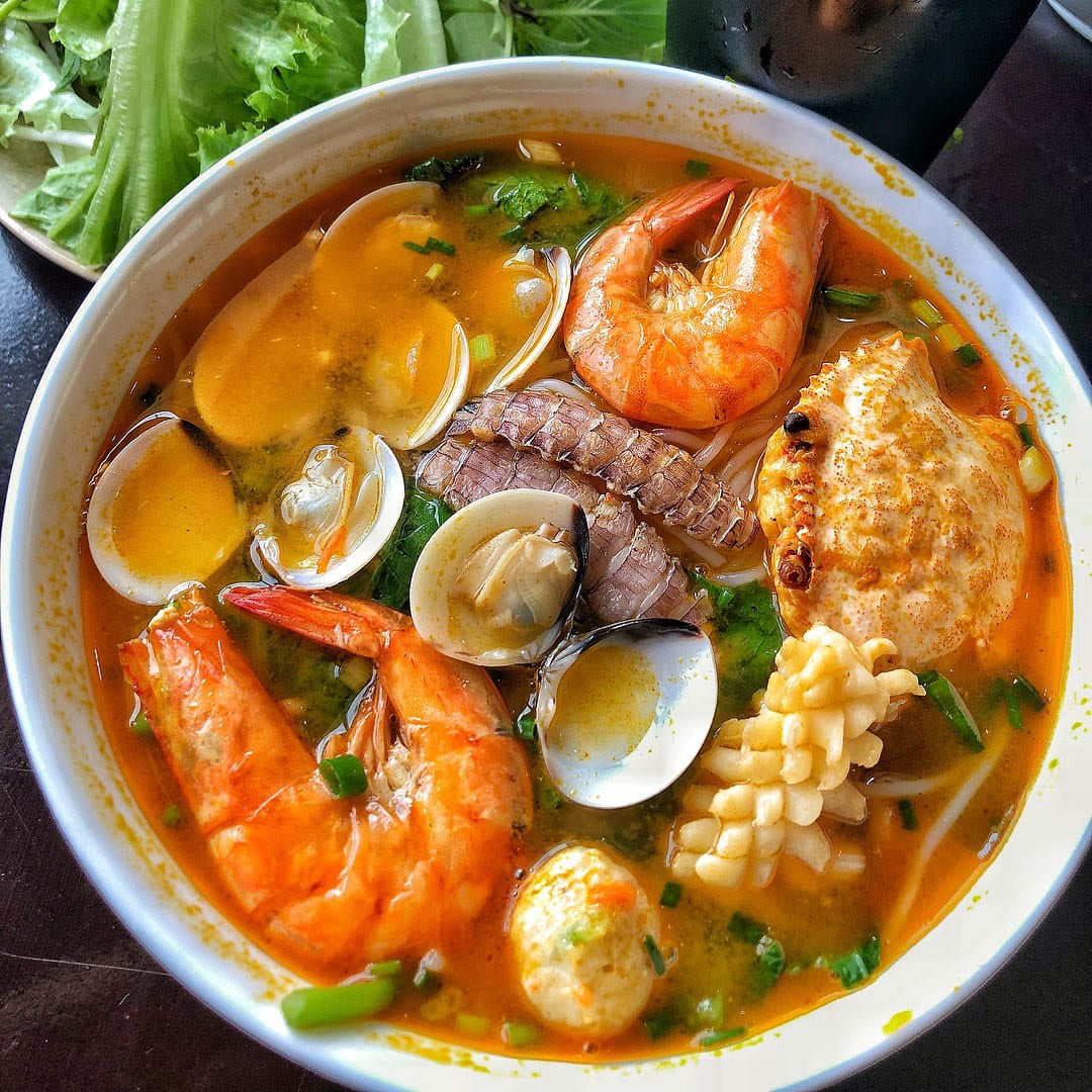 Top Quán Ăn Sáng Ngon Ở Cửa Lò: Địa Chỉ, Giờ Mở Cửa & Món Nhất Định Phải Thử