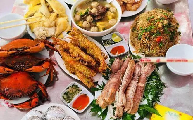 Top 10 Nhà Hàng Hải Sản Ngon Ở Cửa Lò: Địa Chỉ Uy Tín, Hải Sản Tươi & Giá Hợp Lý
